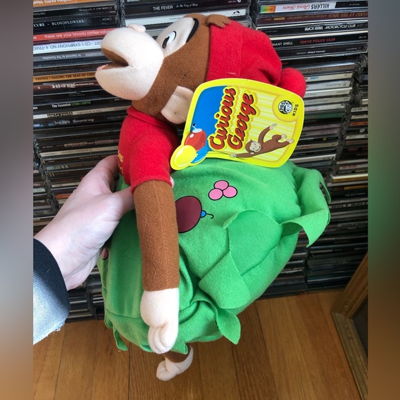 Kellytoy HOLIDAY CURIOUS GEORGE W/ WREATH - Picture 3 of 9